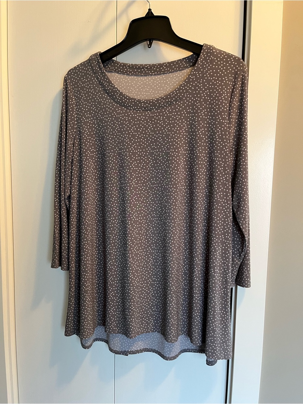Women’s Polka Dot 3/4 Sleeve Scoop Neck Top - Gray